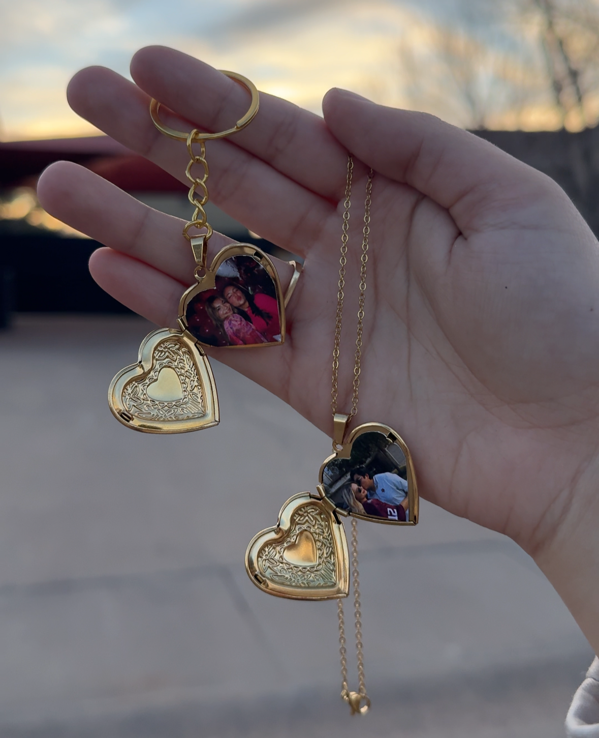 Lily Locket Keychain – Custom Photo Locket Keychain